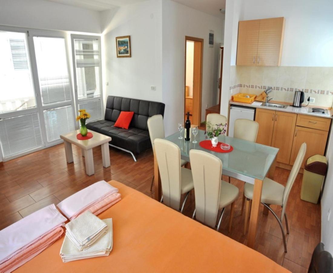 Apartments Franicevic Petrovac na moru Zimmer foto